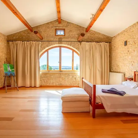 Le Vieux Mas By Villa