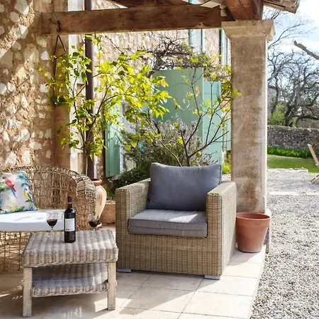Le Vieux Mas By Villa *